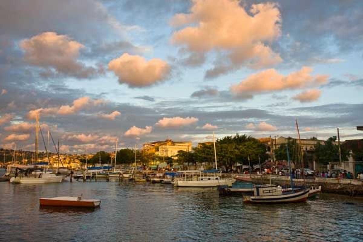 Puerto del barrio de la Ribeira en Salvador de Bahía.