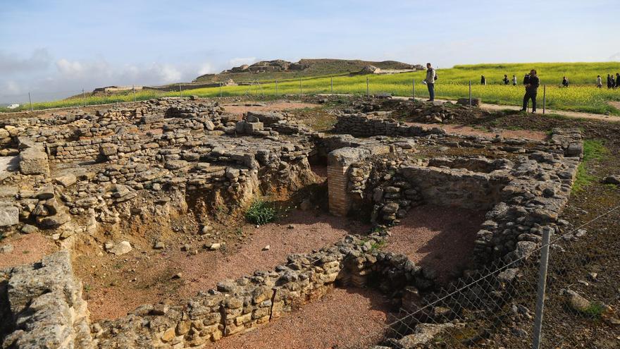 Patrimonio autoriza un proyecto arqueológico de urgencia sobre el techo de un pozo-cisterna descubierto en Ategua