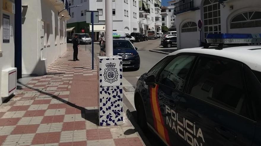 Exterior de la comisaría de la Policía Nacional de Estepona.