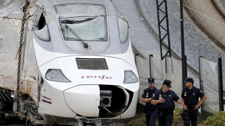 El tren Alvia accidentado en Santiago en 2013.