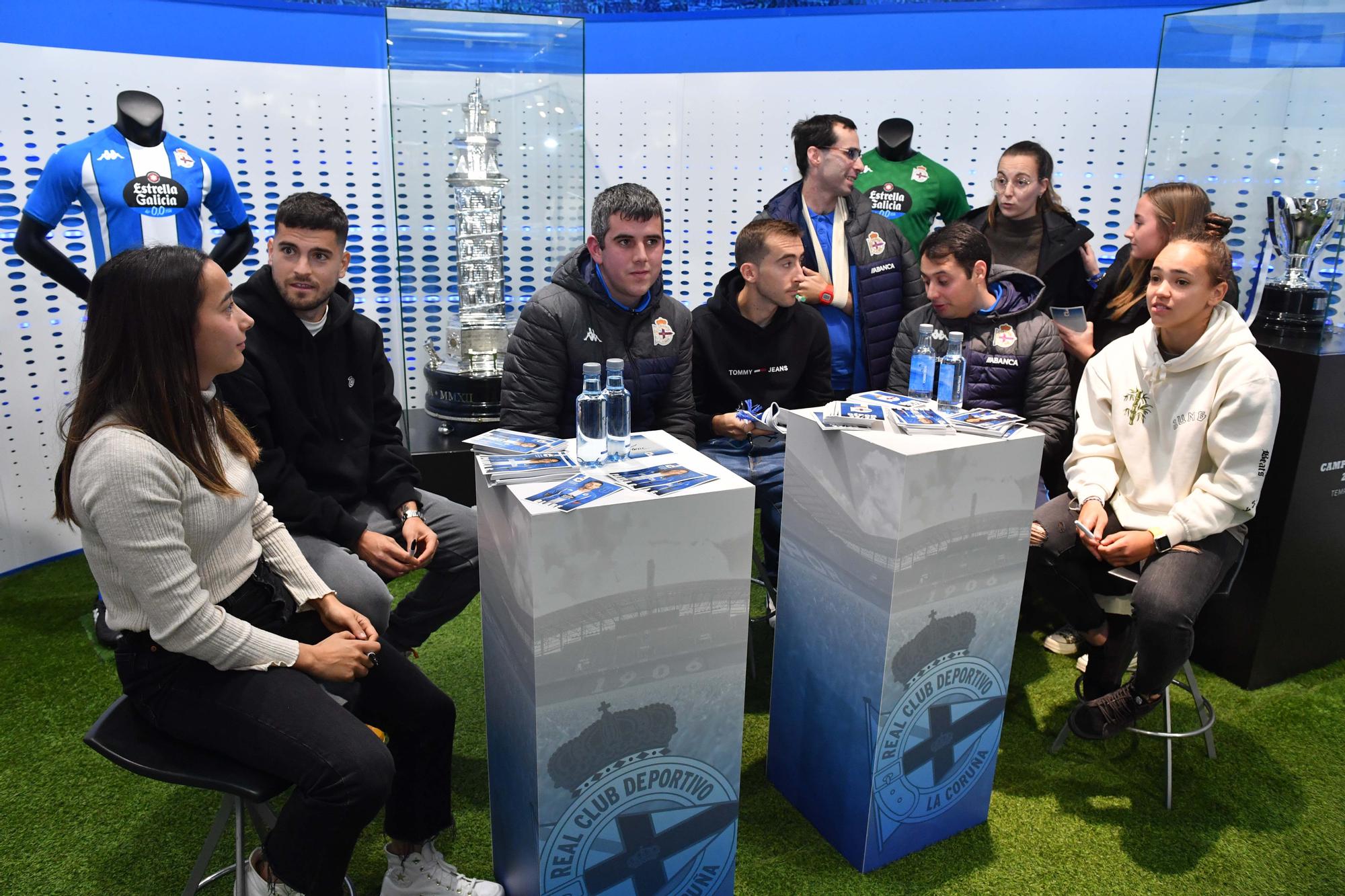 Paula, Henar, Olabe, Rubén, Andrés y Rey, en la Deportienda