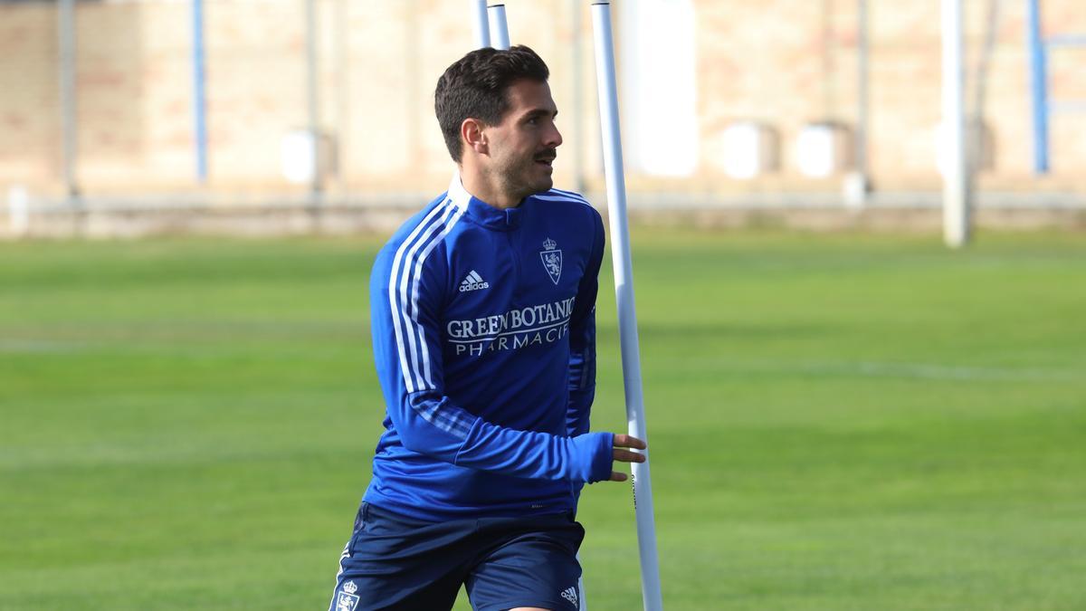 Ros, en un entrenamiento con el Real Zaragoza