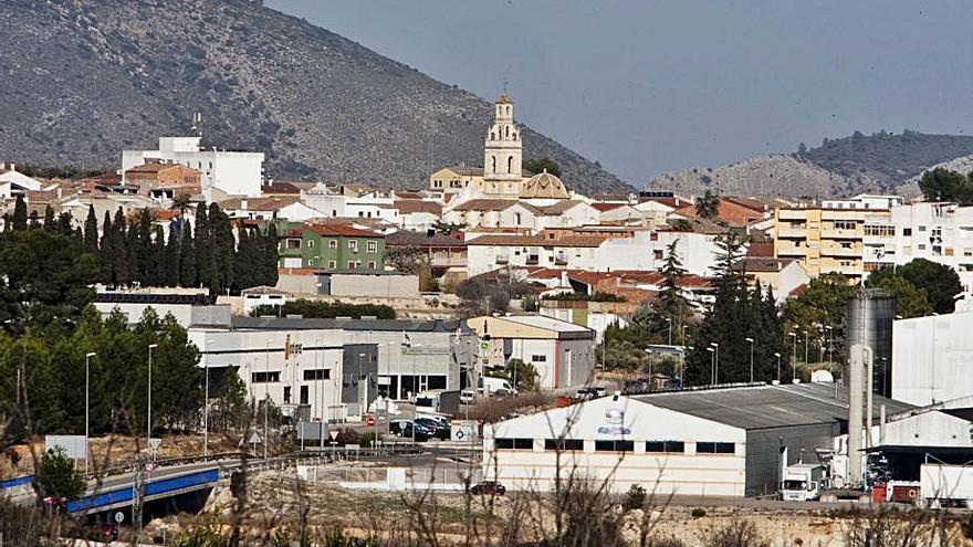 Vista d’Alfarrasí, amb el polígon en primer terme.