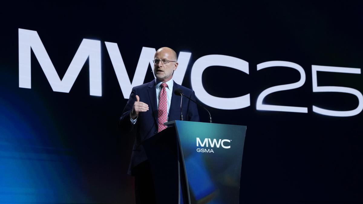 Brendan Carr, presidente de la Comisión Federal de Comunicaciones, durante el MWC 2025.