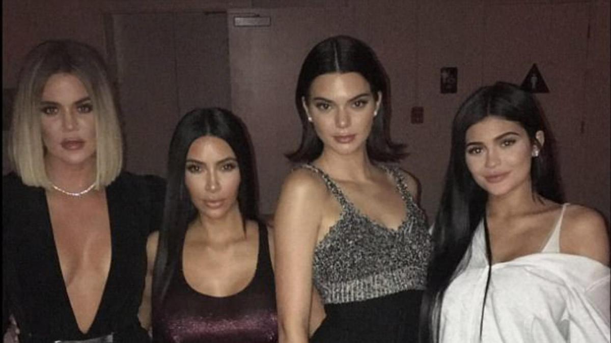 Kim Kardashian, Kendall Jenner y Khloe Kardashian con Kylie Jenner