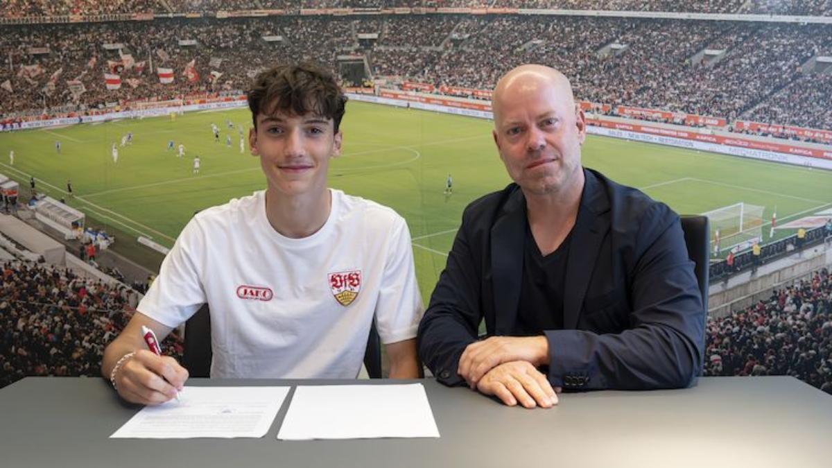 Korkut renovando con el VfB Stuttgart