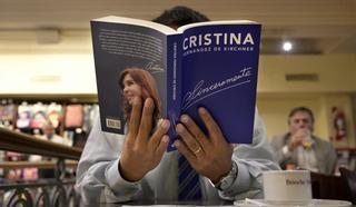 Cristina Kirchner: de demonio a éxito editorial en Argentina