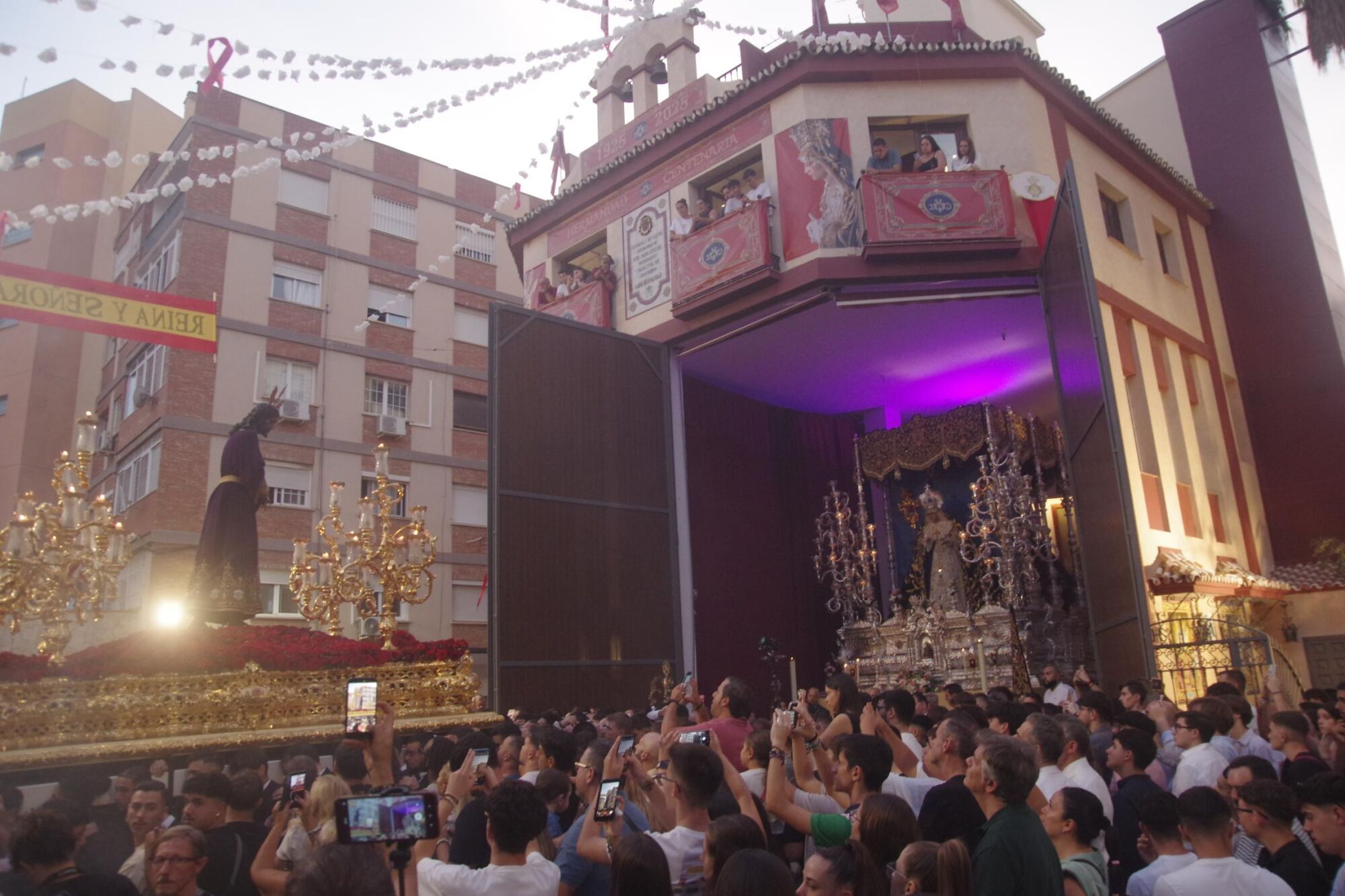Salida extraordinaria del Señor de la Soledad por el 25 aniversario de su bendición