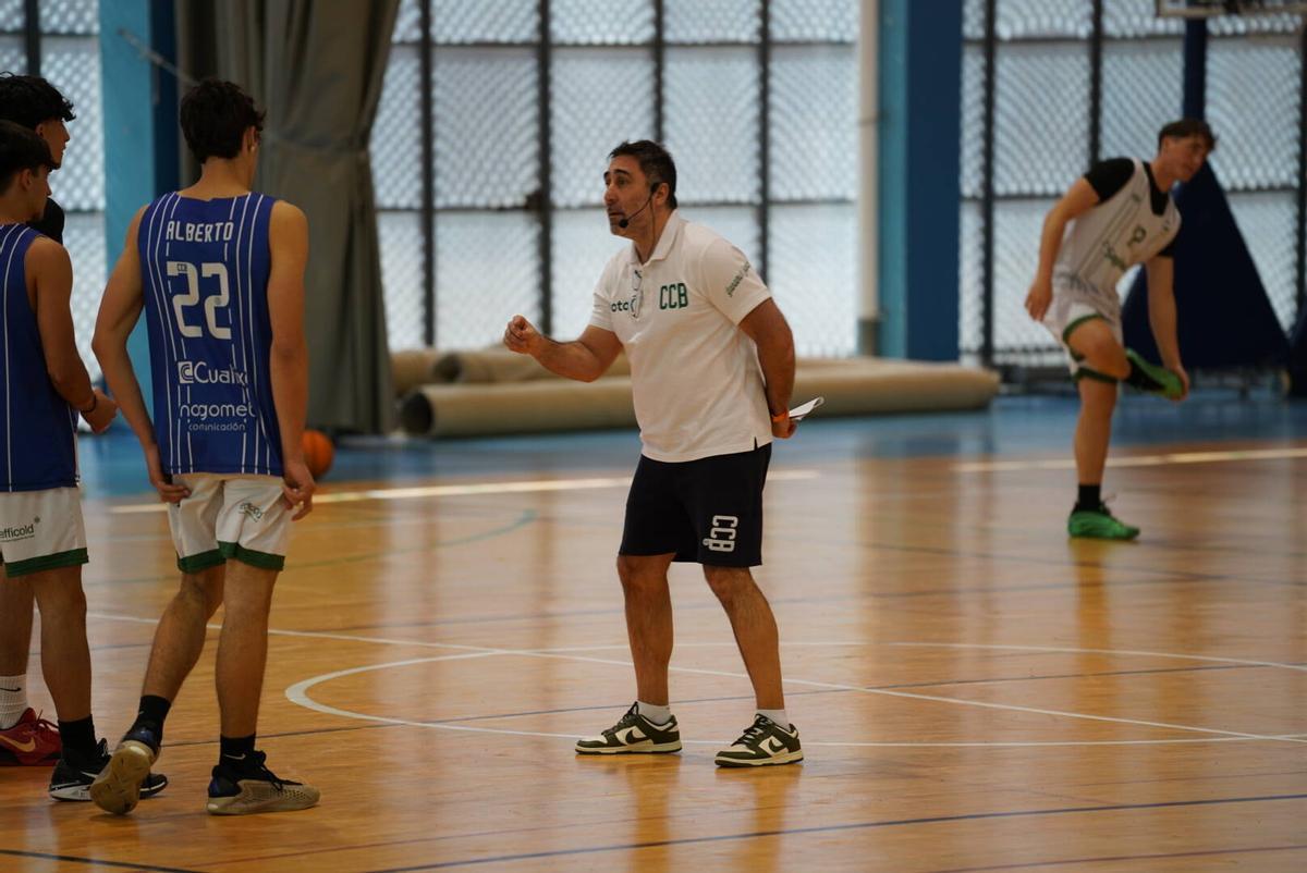 Chus Mateo imparte el clínic del Coto Córdoba