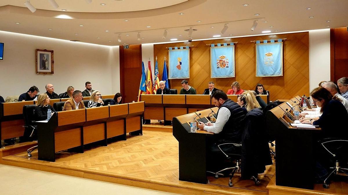 El consistorio presentó durante la sesión ordinaria de abril la liquidación del presupuesto, que deja un superávit de 7,8 millones de euros.