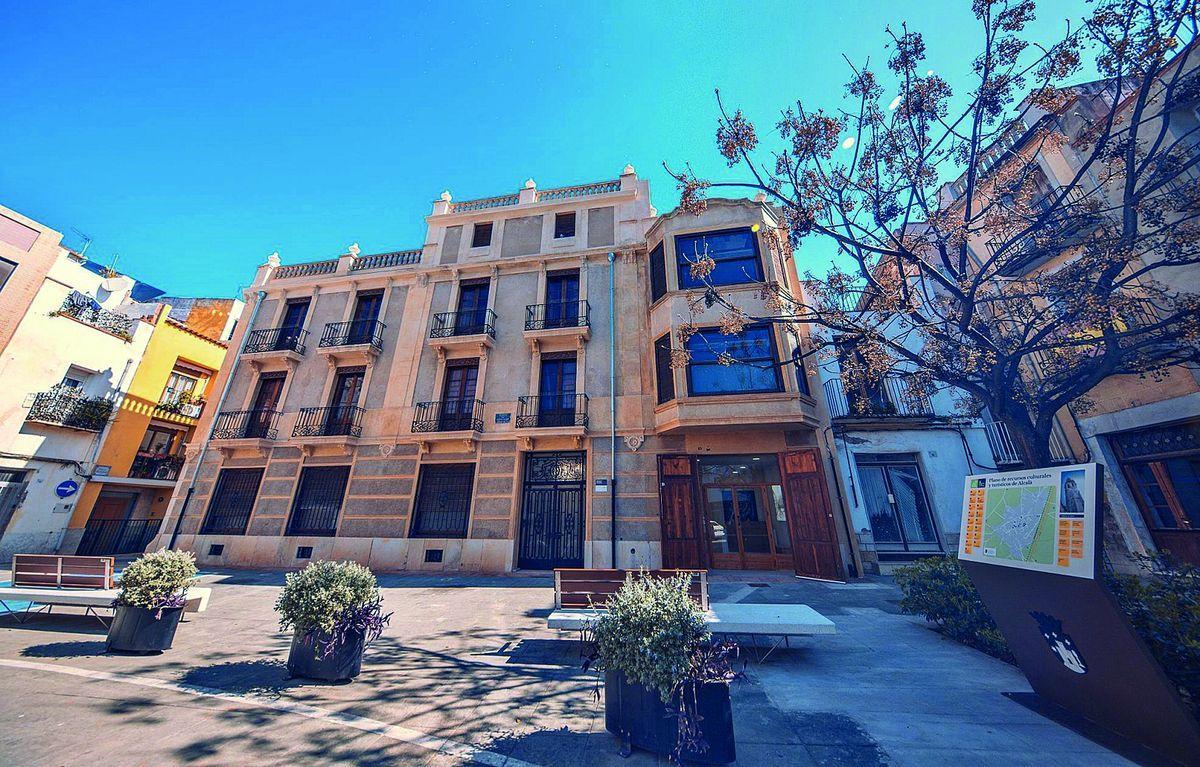 El municipio del Baix Maestrat añade a su oferta de Fitur nuevos recursos culturales como la recién estrenada Casa del Metge.