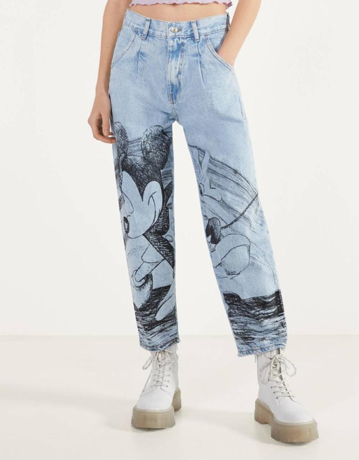 Jeans Balloon Fit &quot;Mickey gets arty&quot;, 25,99 euros