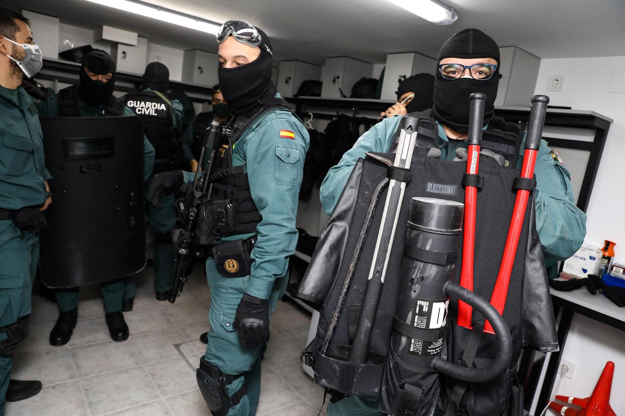 Así se trabaja en la Unidad de Seguridad Ciudadana de la Guardia Civil de Gijón