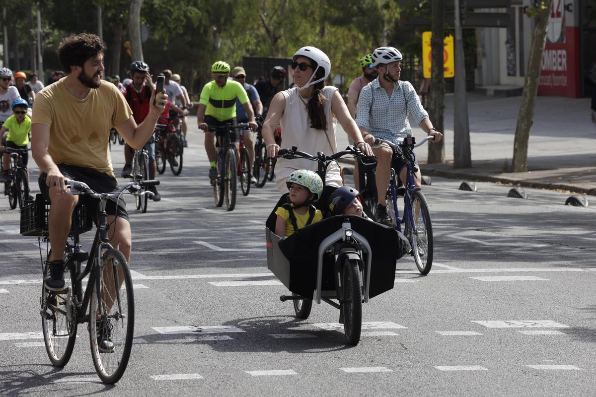 La fiesta de la bicicleta regresa a las calles de Barcelona con la Bicicletada.