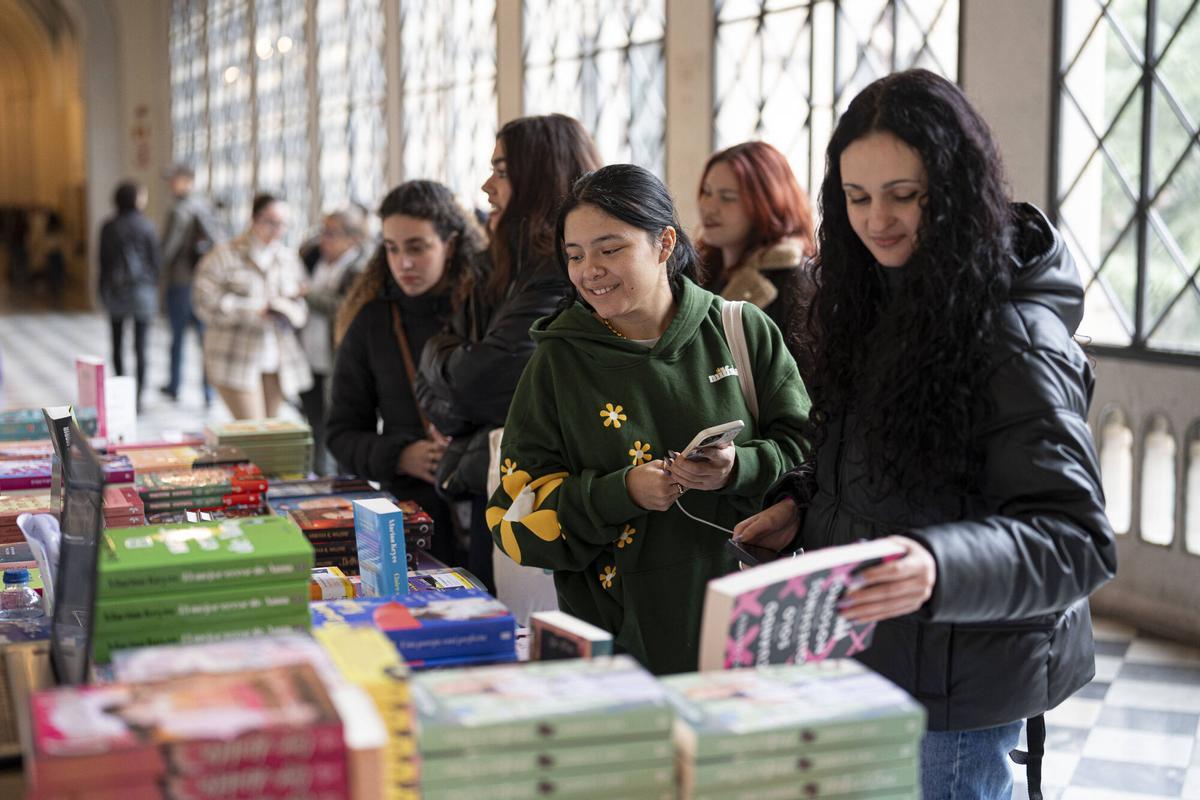 El festival de literatura 'young adult' Crush Fest tiene lugar en la facultad de Filologia de la UB