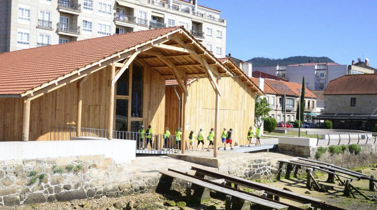 La llegada a las rehabilitadas carpinterías de ribeira. | GONZALO NÚÑEZ