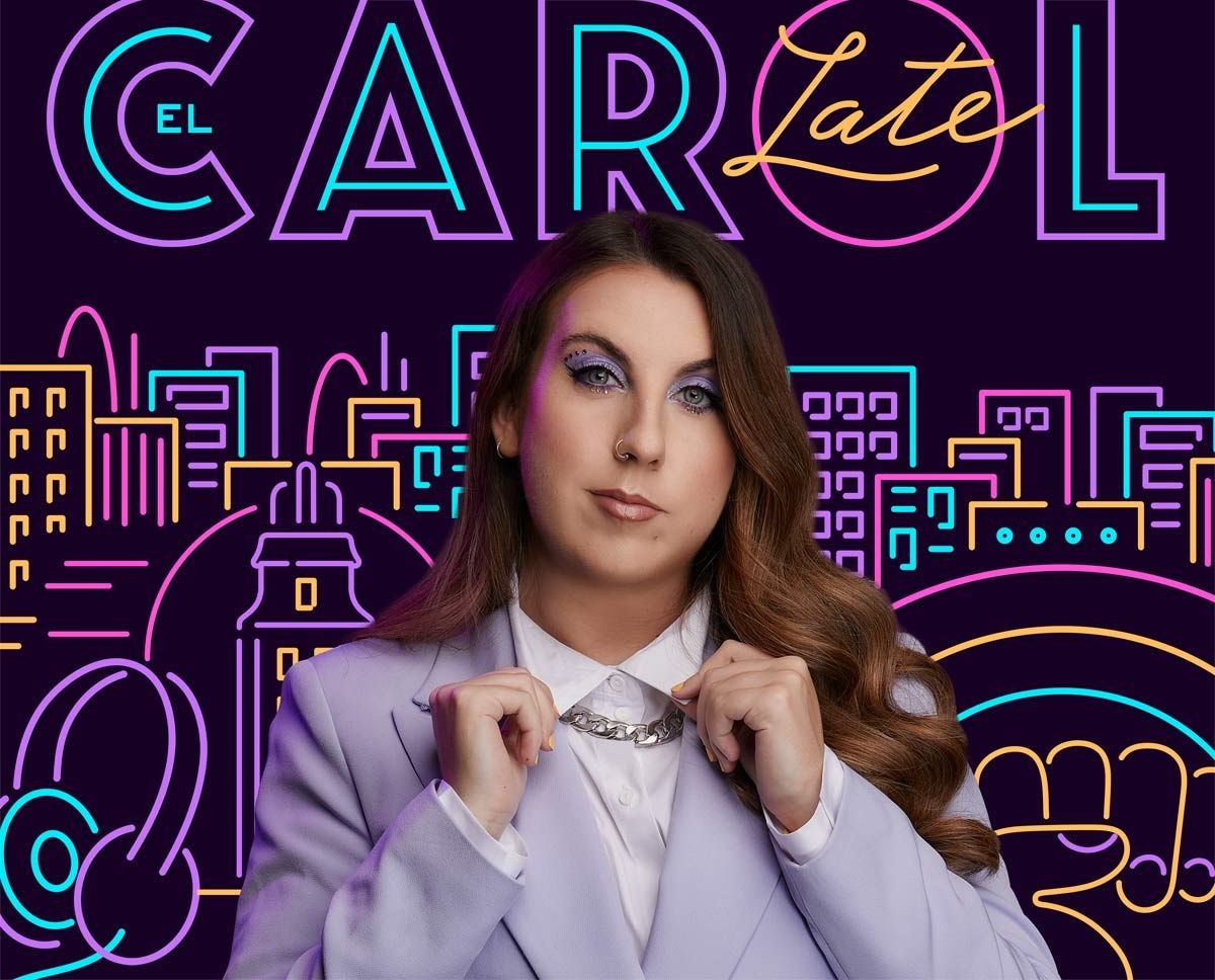 Carolina Iglesias, look en malva para la presentación del podcast 'El CaroLate'