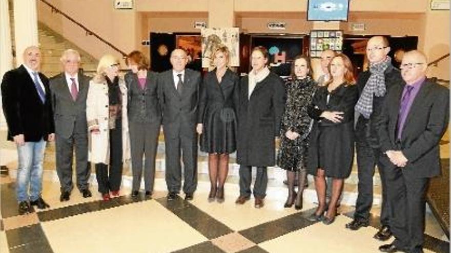 Els participants en la celebració de l&#039;aniversari de l&#039;hospital, ahir al Teatre Jardí.