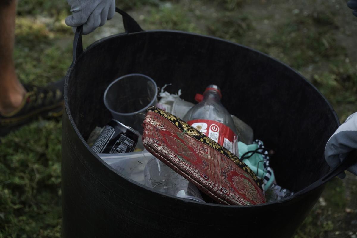 Limpieza ambiental en la ría do Burgo