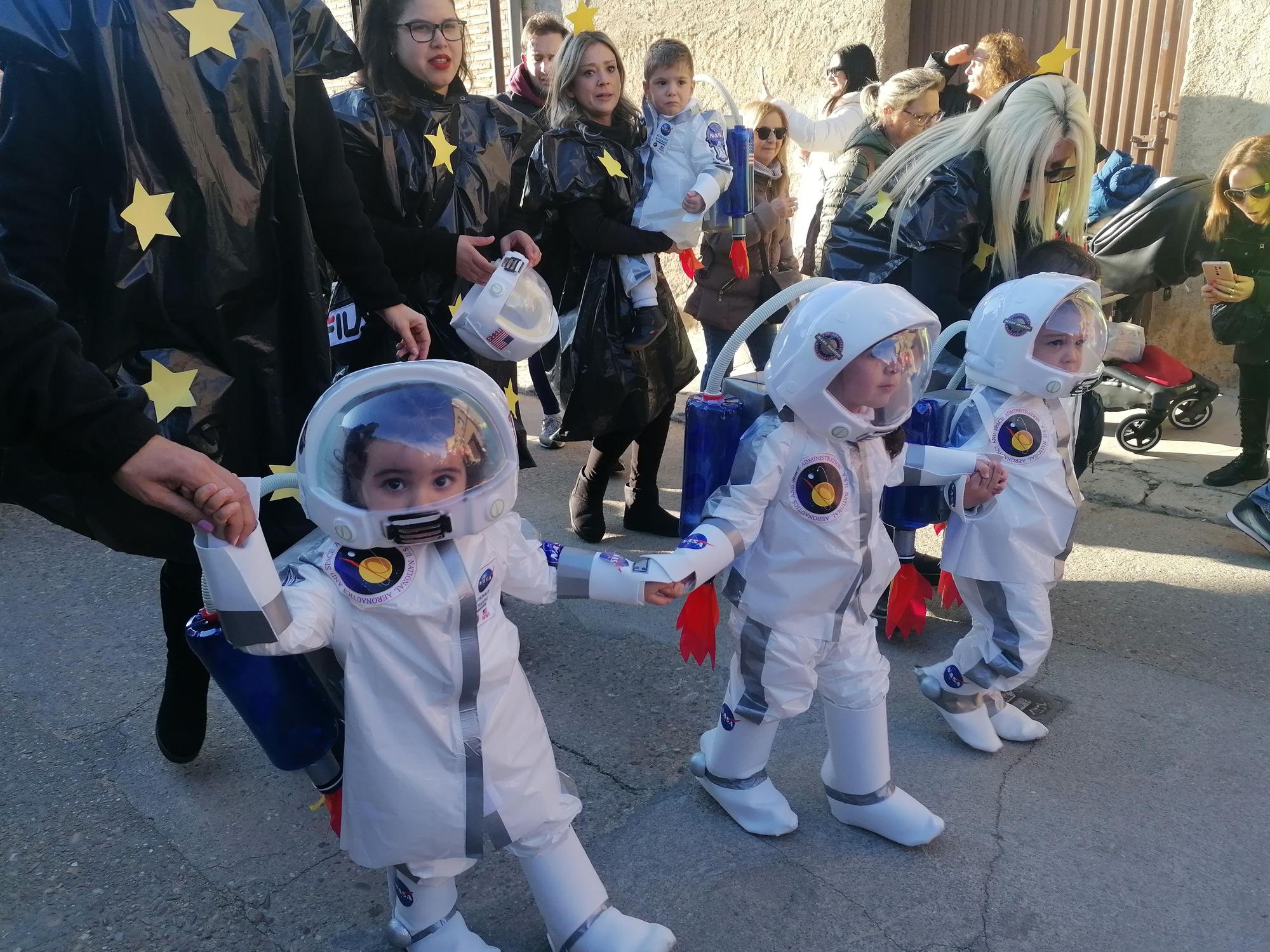 Los "chupetines" de Toro navegan por el universo del Carnaval