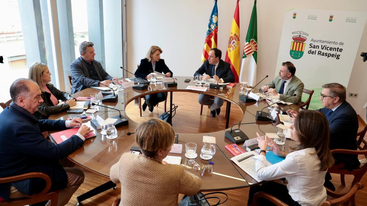 Pleno del Consell celebrado en San Vicente del Raspeig este viernes.