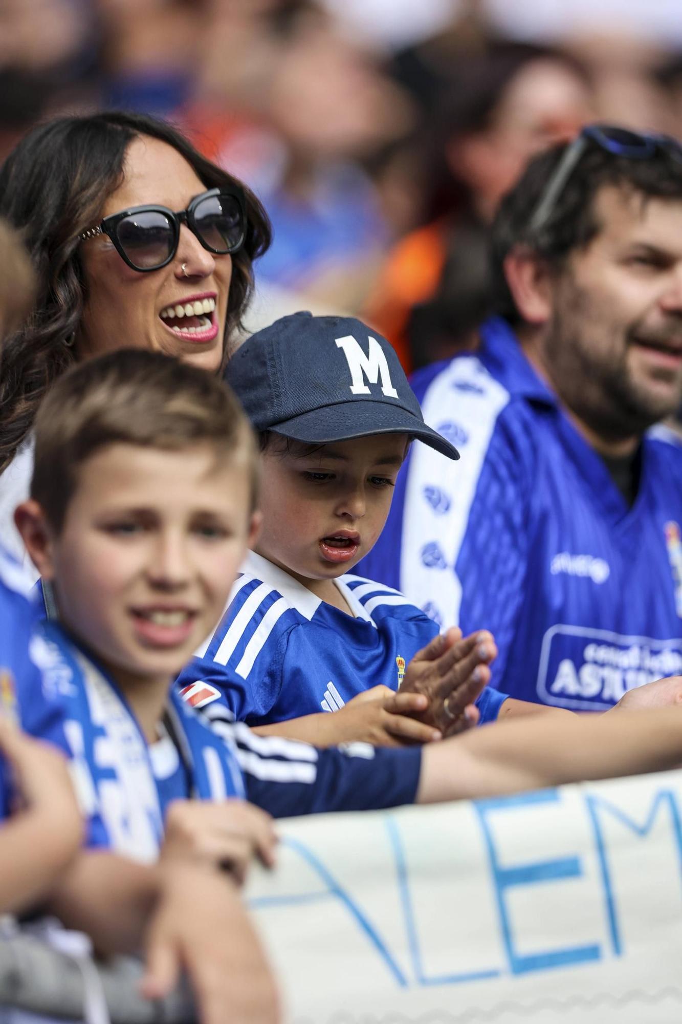 EN IMÁGENES: Ambientazo en la valiosa victoria del Oviedo contra el Zaragoza