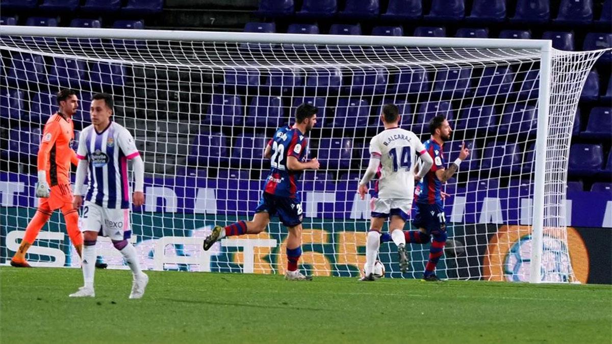 El polémico gol de Morales de penalti al Valladolid