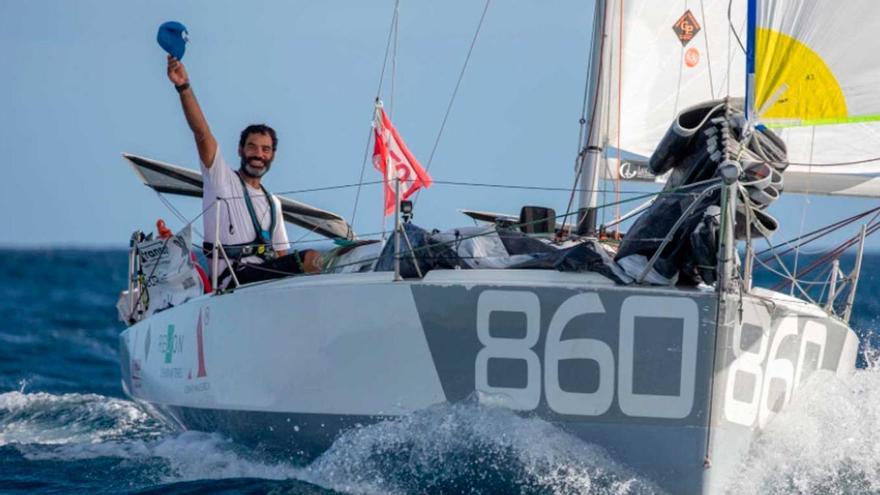 El mallorquín José Linares culmina con éxito la Mini Transat