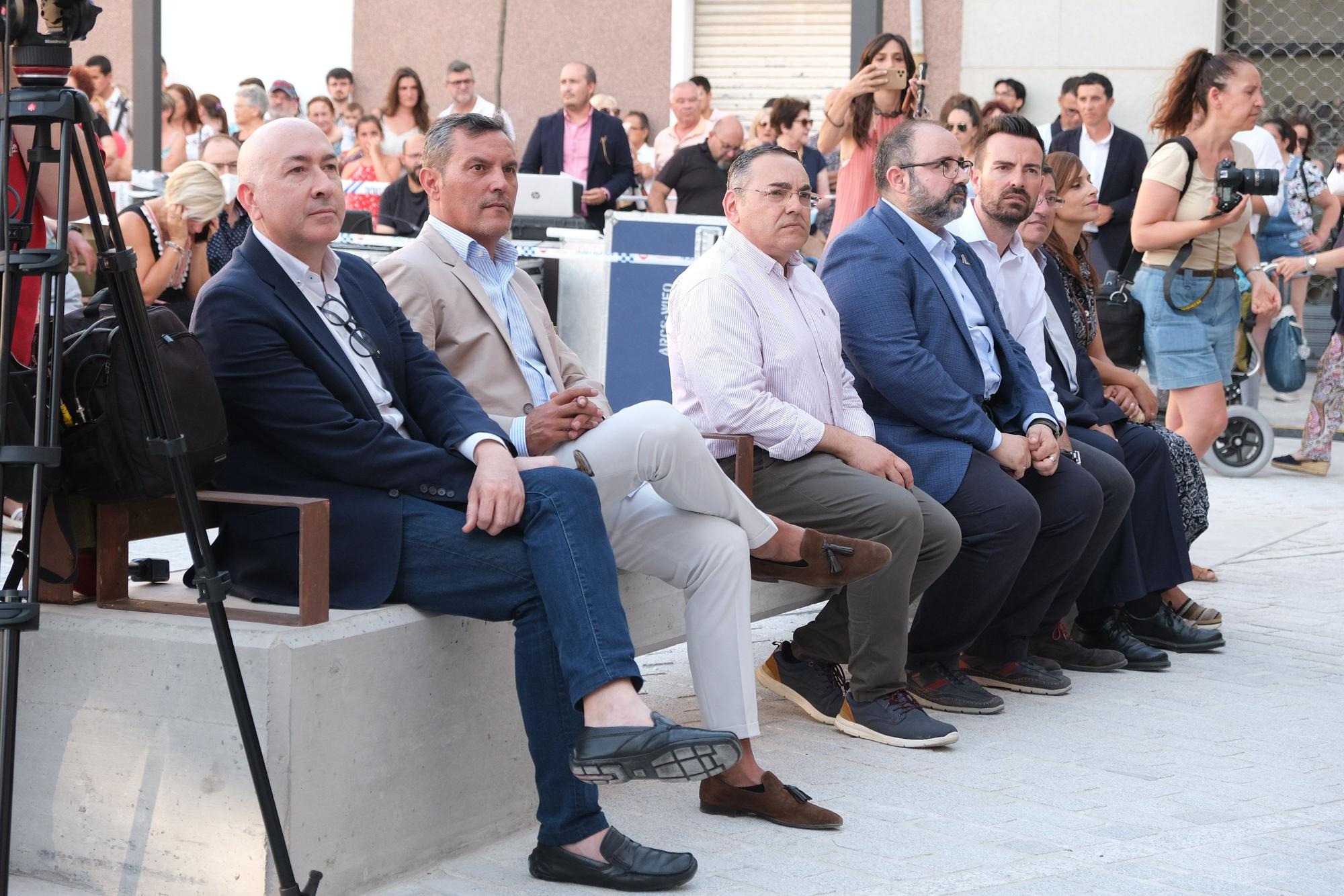 Así ha sido el acto de inaguración de la nueva Plaza de Arriba de Elda