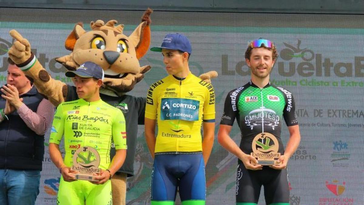 Juan Pablo Sossa (igo–Rías Baixas), ganador de la etapa; José Luis Faura (Cortizo), vencedor de la general; y Clement Delcros (AVC Aix en Provence), tercero.