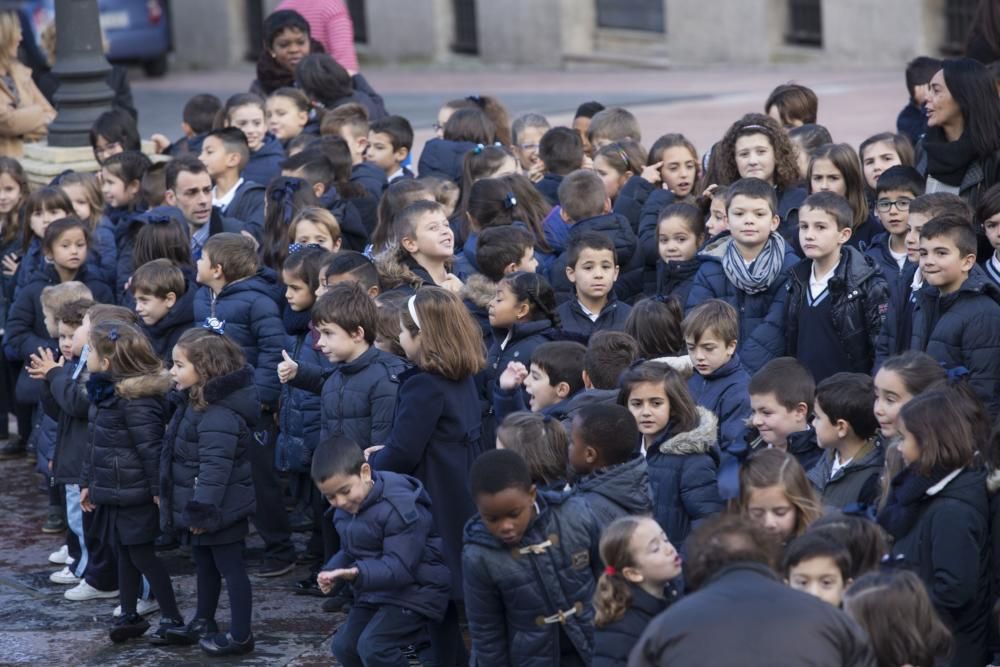 El colegio Amor de Dios celebra la Niña María