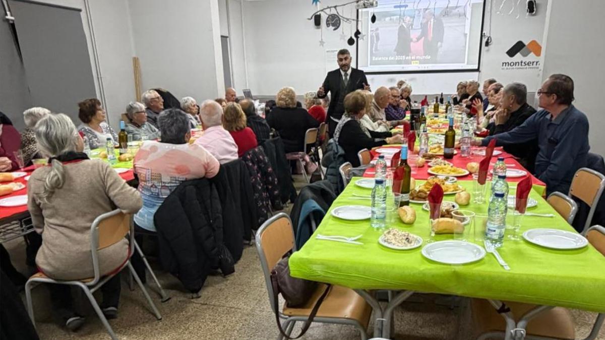 Un moment del Sopar de Cap d'Any en Companyia celebrat en una de les aules de l'Escola Montserrat