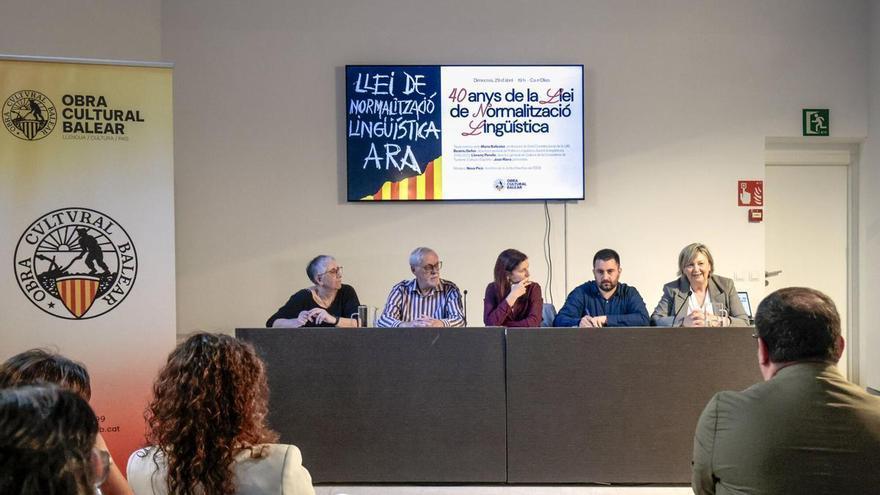 La Obra Cultural Balear conmemora los 40 años de la Ley de Normalización Lingüística: "Actualmente vivimos una situación preocupante: incluso hijos de catalanoparlantes cambian al castellano"
