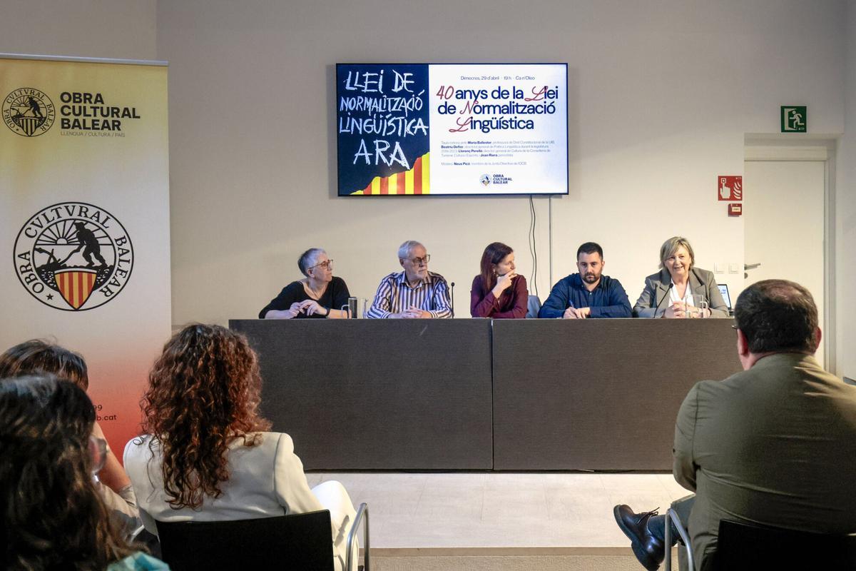 PALMA, LA OBRA CULTURAL BALEAR CONMEMORA LOS 40 AÑOS DE LA LEY DE NORMALIZACIÓN LINGÜÍSTICA