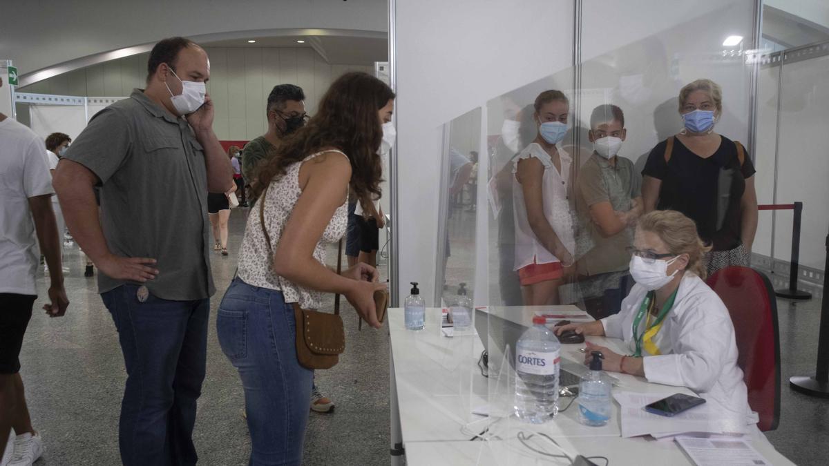 Primeras vacunas del coronavirus sin cita previa en València