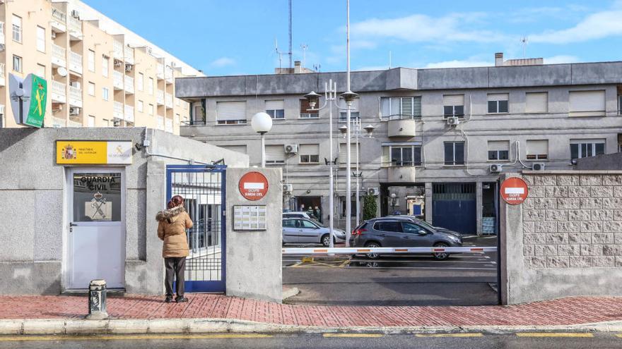 Imagen de la casa cuartel de la Guardia Civil en Torrevieja