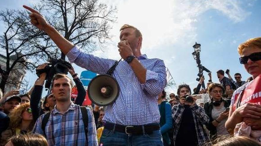 Alexéi Navalni durante la manifestación en la que fue detenido.