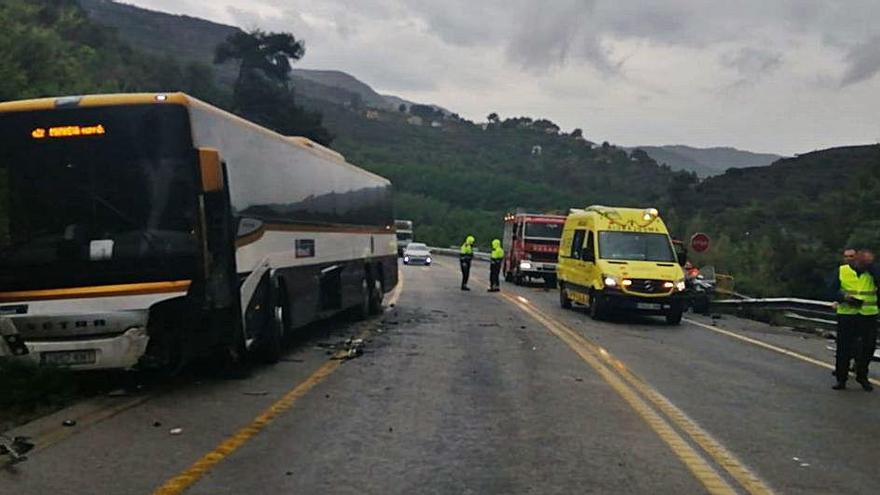 L&#039;autobús accidentat a la C-55, a Monistrol de Montserrat