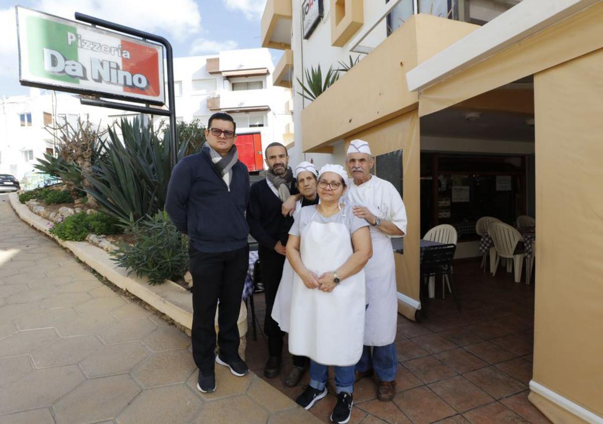 Adiós a la pizzería Da Nino: «Este lugar es como mi hijo» | ARCHIVO FAMILIAR