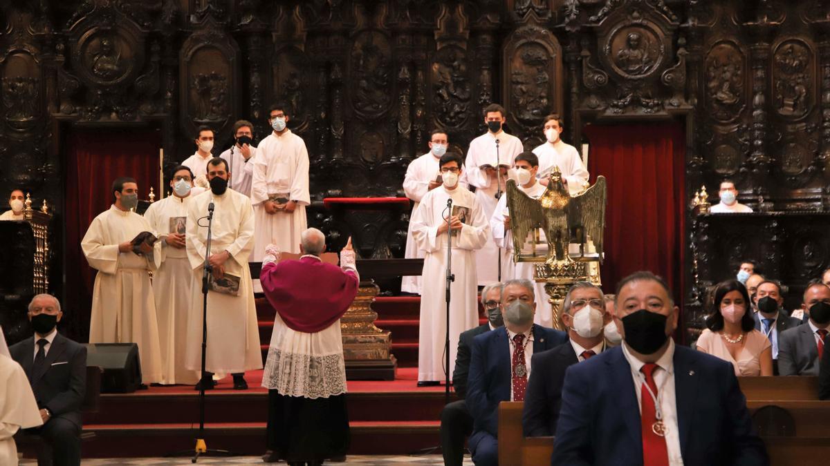 El Patio de los Naranjos acoge la procesión del Corpus Christi