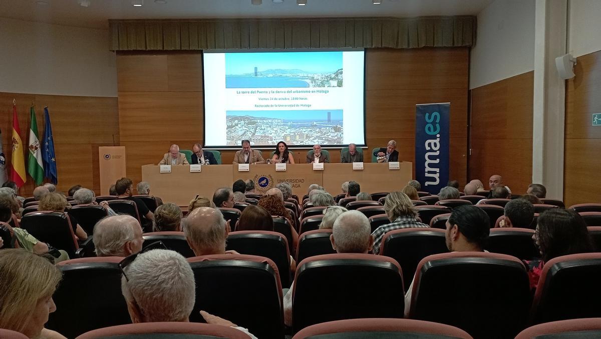 Jornada sobre ‘La Torre del Puerto y la deriva del Urbanismo en Málaga’, el pasado otoño en el Rectorado.