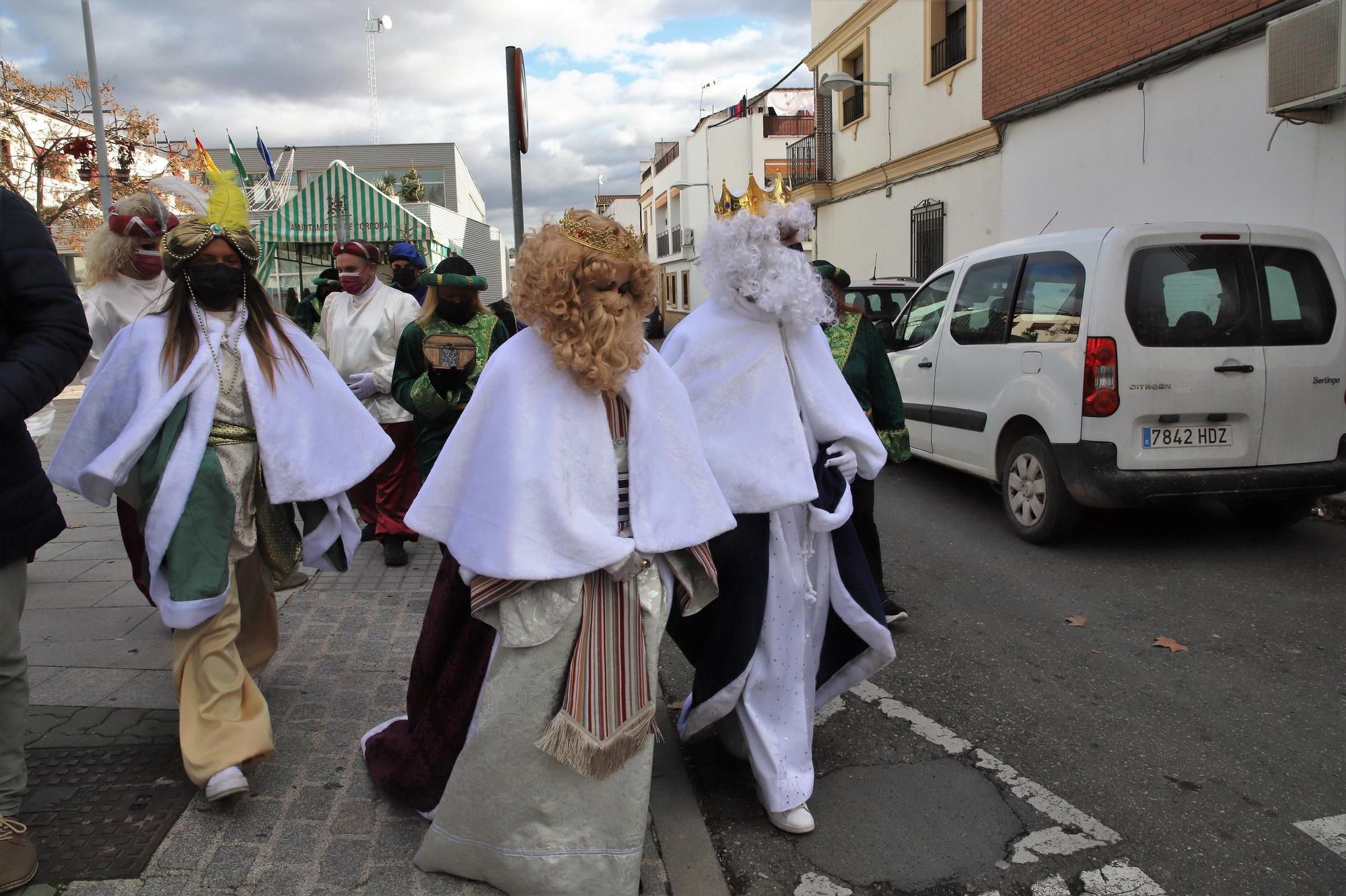 Los Reyes Magos visitan las barriadas periféricas de Córdoba