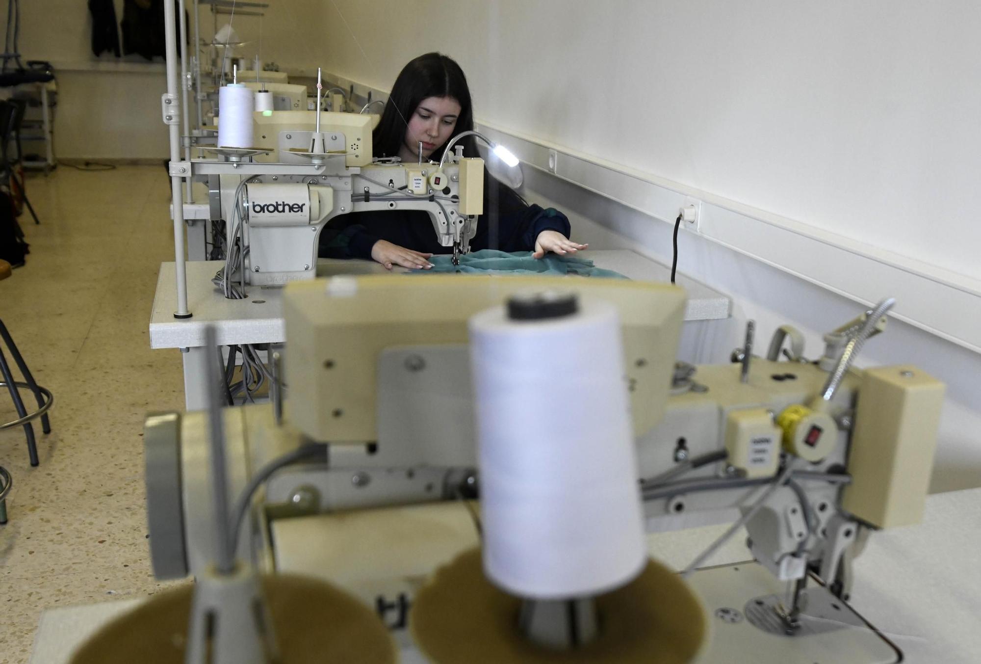 Así lucen las clases de la Escuela Superior de Diseño de la Región en la Facultad de Medicina de la UMU