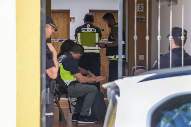 Hallan los cadáveres de una pareja en una vivienda de El Zardo