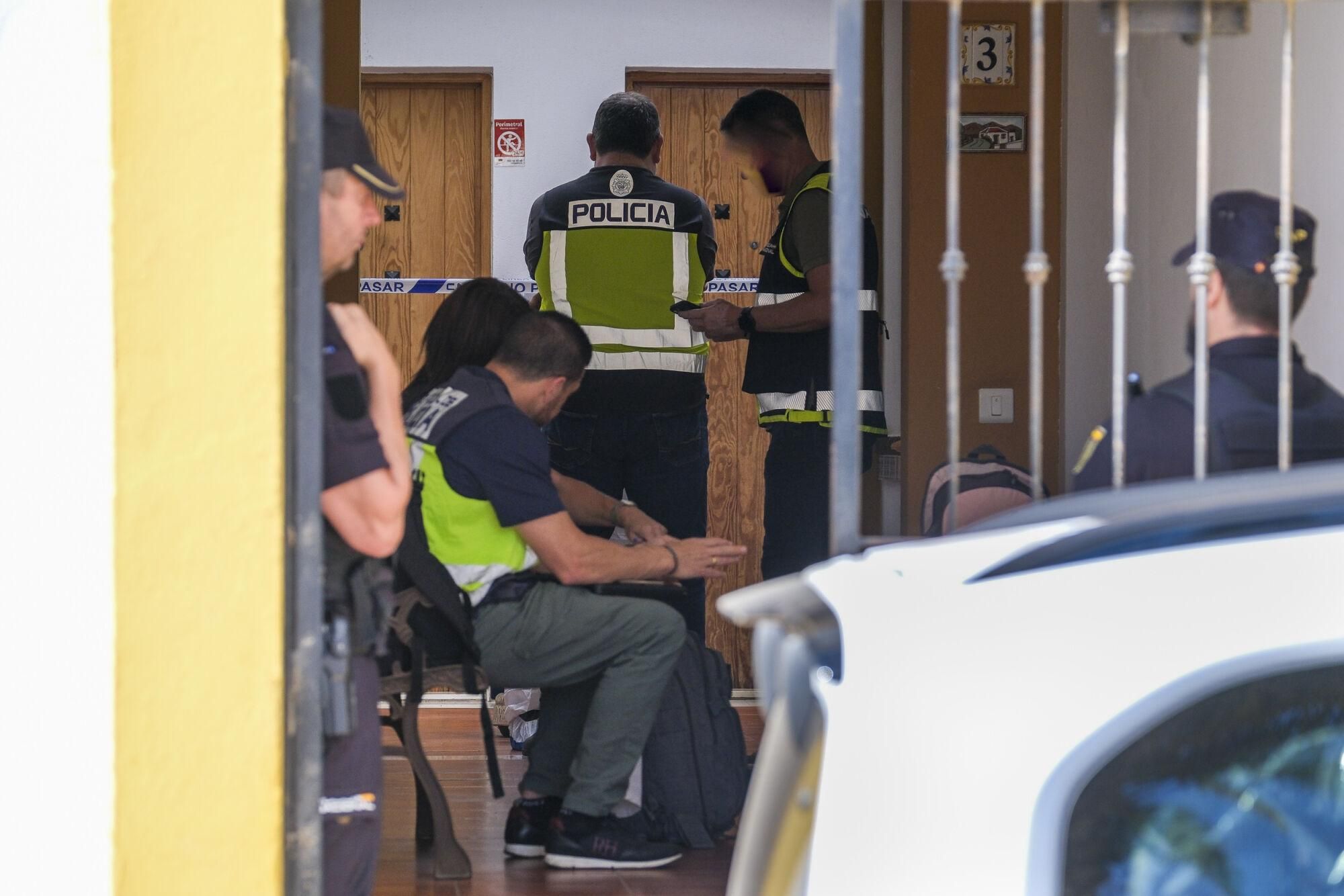 Hallan los cadáveres de una pareja en una vivienda de El Zardo