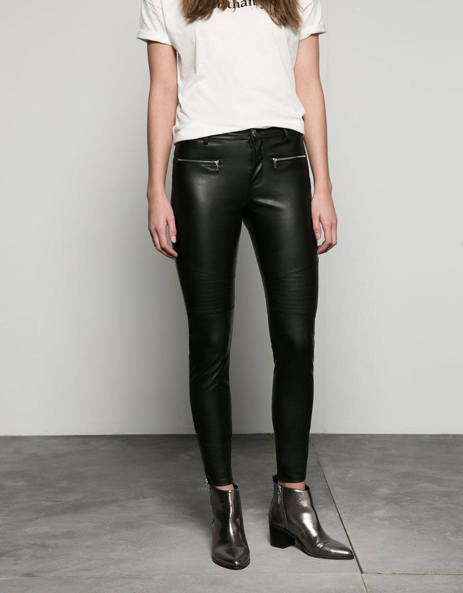 Rebajas Bershka 2016, pantalón polipiel (17,99€)