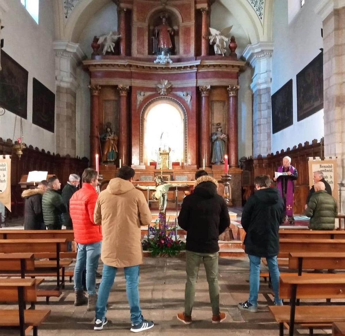 Entrada de los nuevos hermanos de Buena Muerte