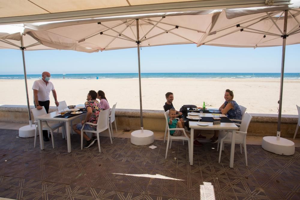 Restaurantes de la playa y Marina Beach en fase 1