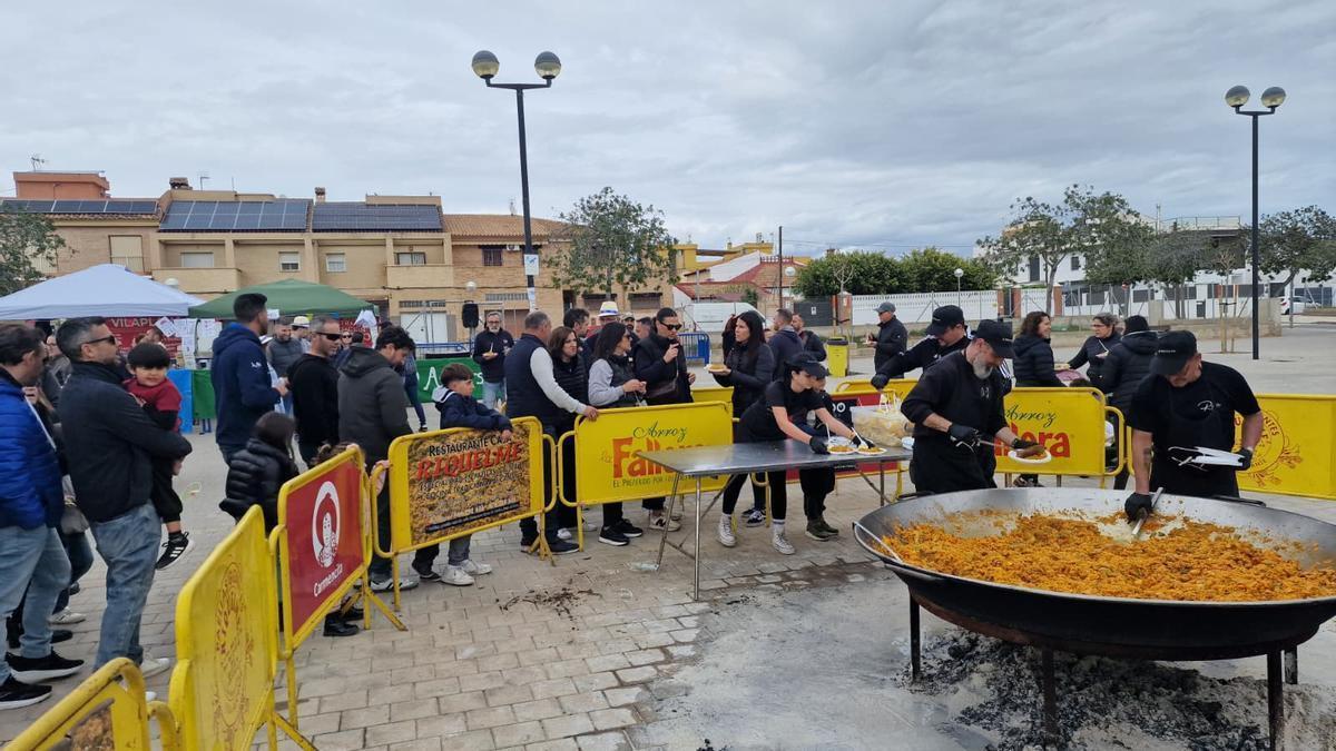 Alicante y Ecovidrio retan a racós y barracas a conseguir una paella gigante si recuperan 400 kilos de envases
