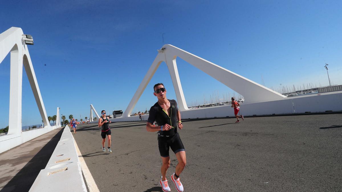 Búscate en las imágenes del campeonato de Europa de Triatlón . Distancia Olímpica